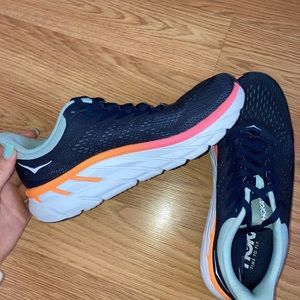 Hoka Clifton 7